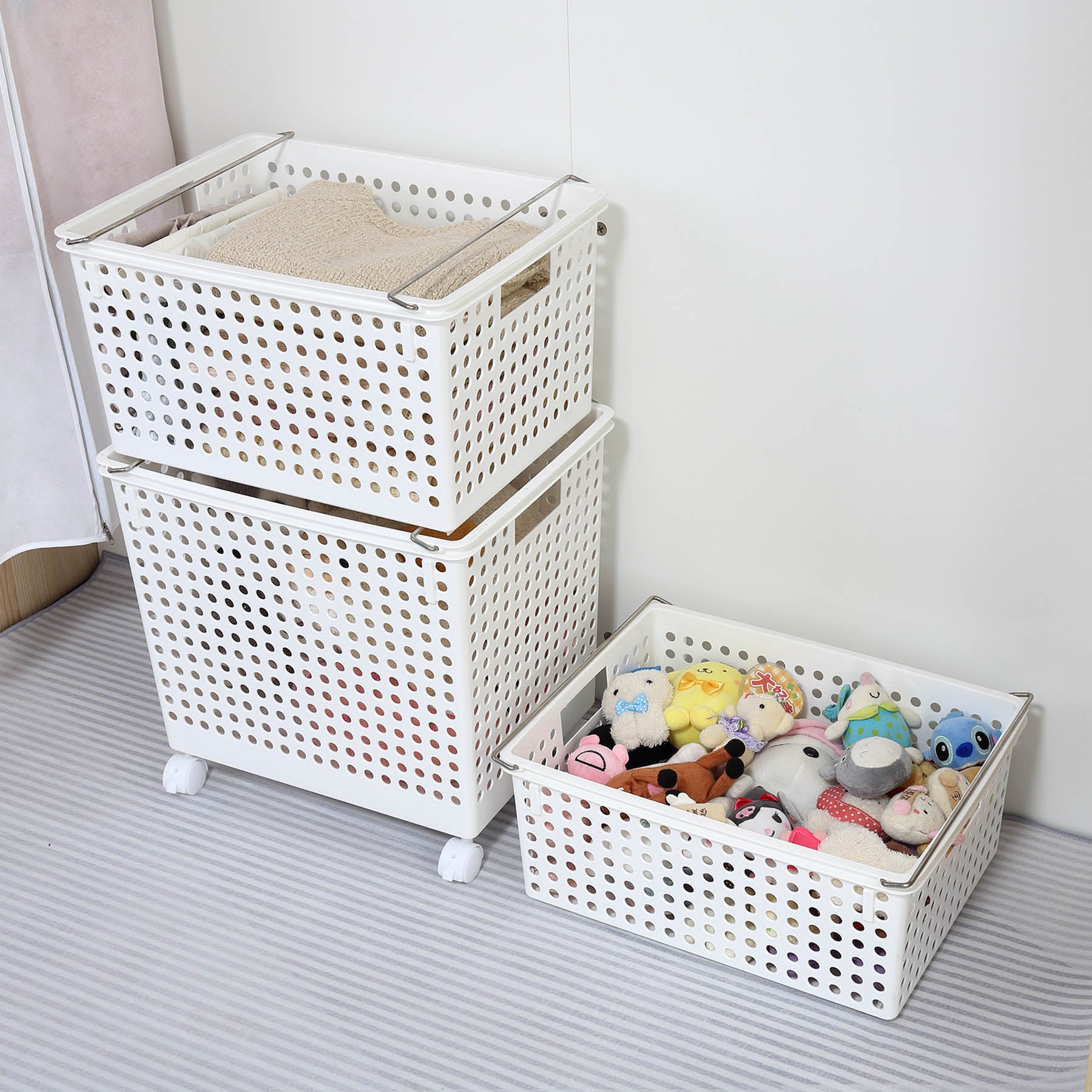 Plastic Irregular Storage Basket - White, 17.9x14.0x17.7"